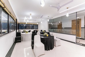 Restaurant - Hotel Rivido Near Manyata Tech park (Bengaluru)