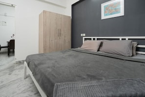 Apartment | Laptop workspace, free WiFi - Aishwarya Apartments (Bengaluru)