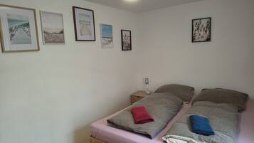 Strygejern/strygebræt, Wi-Fi, sengetøj