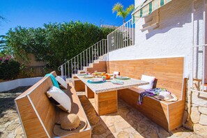 Outdoor dining - Villa Catrina - Plusholidays (Calpe)