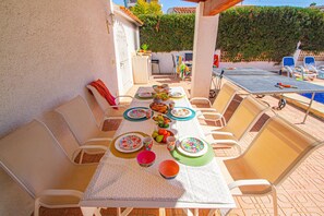 Outdoor dining - Villa Catrina - Plusholidays (Calpe)
