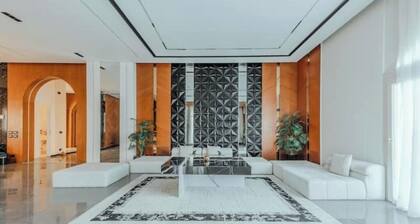 Diamond Mansion I – Luxury 9BR Villa with Pools & Sauna