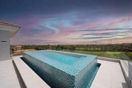 Diamond Mansion I – Luxury 9BR Villa with Pools & Sauna