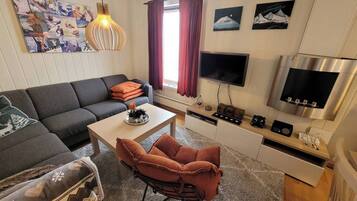 Apartment, 2 Bedrooms, Balcony | Living room