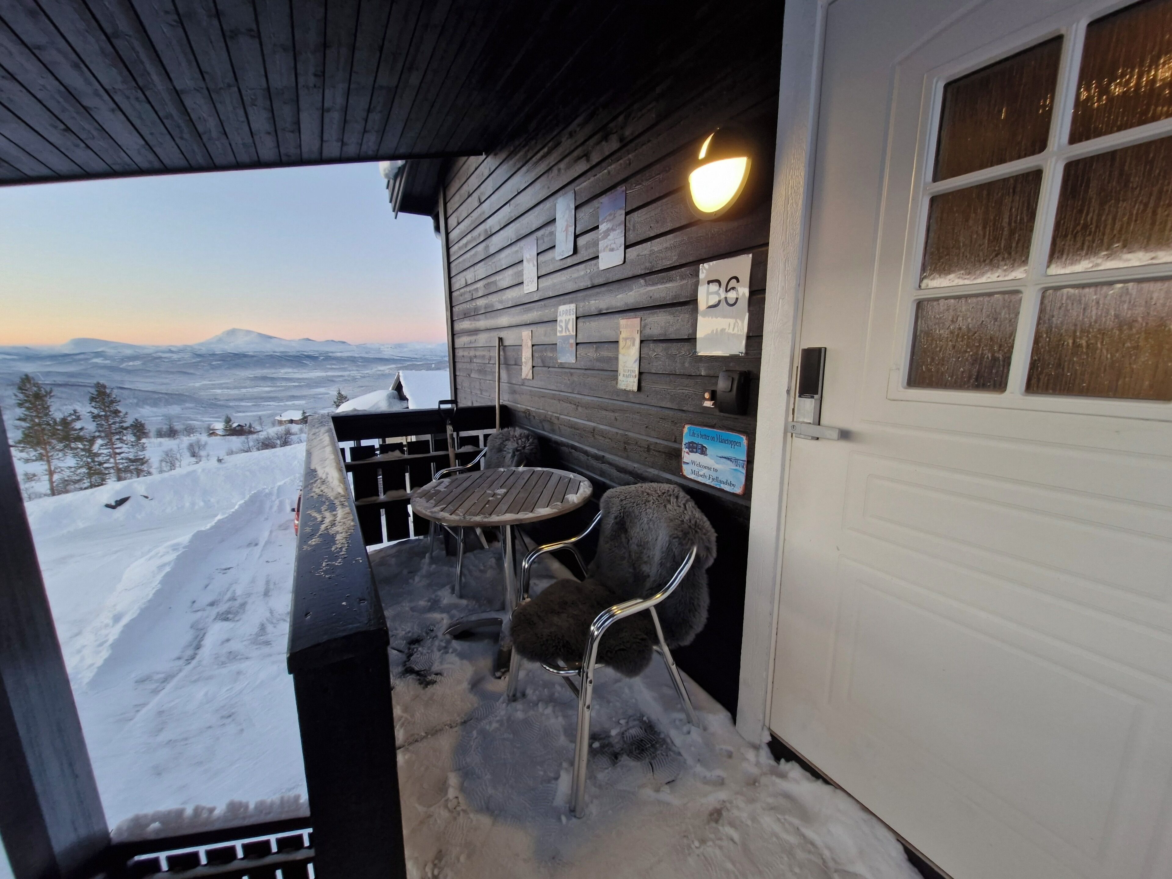 تناول الطعام بالخارج