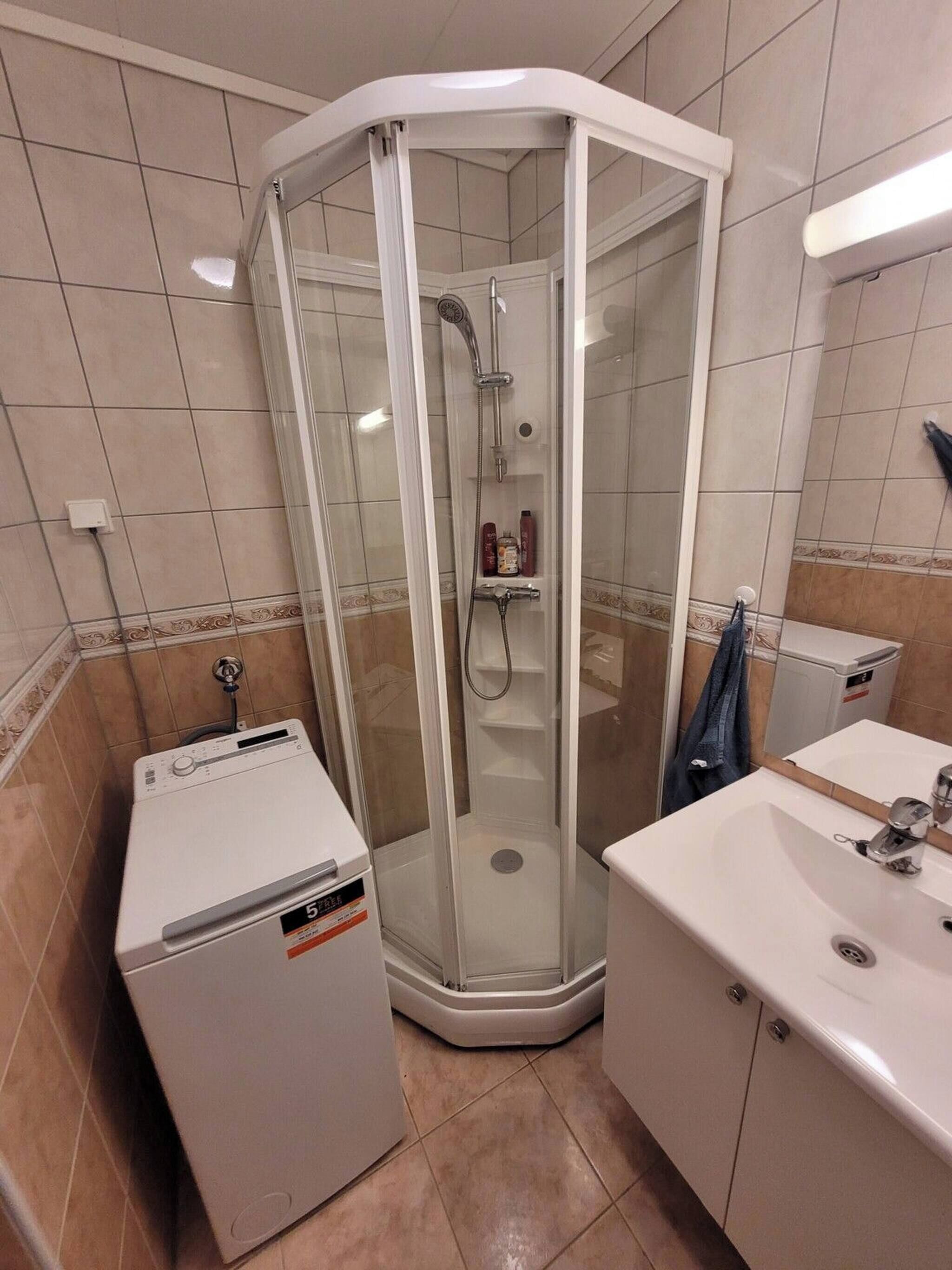 Apartment, 2 Bedrooms, Balcony | Bathroom