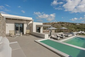 Villa Deluxe, 3 chambres, piscine privée, vue sur la mer | Coffre-fort, rideaux d’obscurcissement, fer et planche à repasser