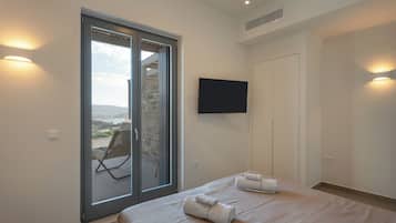 Deluxe Villa, 3 Bedrooms, Sea View | In-room safe, blackout drapes, iron/ironing board, free WiFi