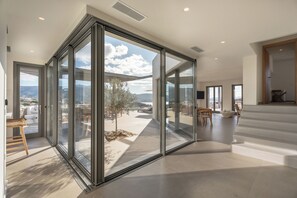 Deluxe Villa, 4 Yatak Odası, Kişiye Özel Havuzlu, Deniz Manzaralı | İç mekân