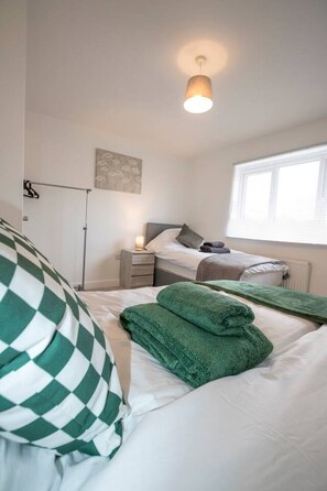 Iron/ironing board, WiFi - A stunning new build property (Cheshire West and Chester)