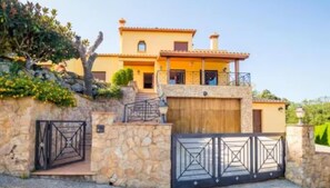 Exterior - Spacious villa with private pool and airconditioning  (CT)