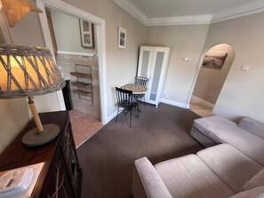 Studio, 1 Bedroom | Living area - Cosy Elmhurst Studio Retreat (Croydon)