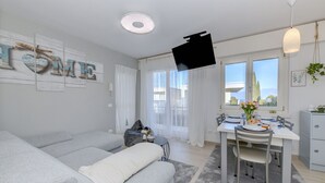 Living area - MGH- Dajaami Apartment Lazise (Lazise)