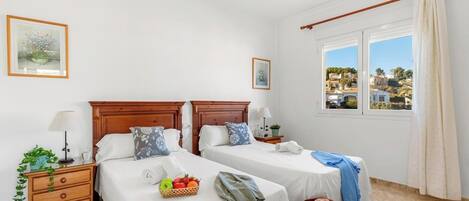 Bügeleisen/Bügelbrett, Bettwäsche