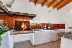 Dining - Villa Chata - Plusholidays (Benissa)