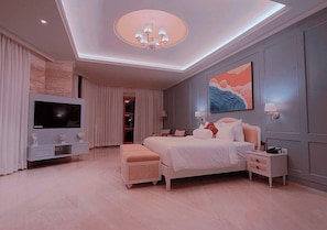 Presedential Suite Room | Egyptian cotton sheets, premium bedding, down comforters, in-room safe - Peninsula Del Mar Beach Resort (Udupi)