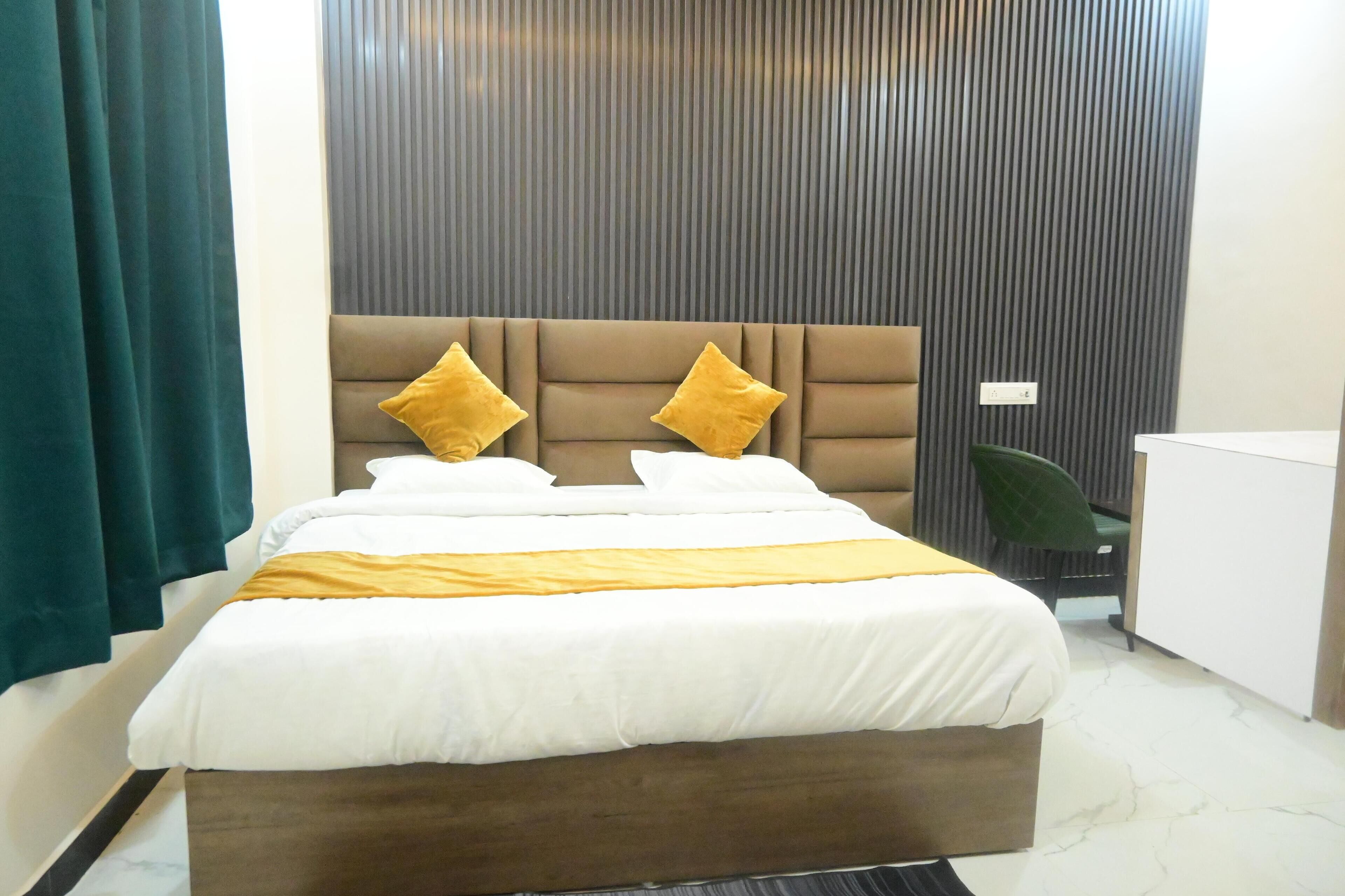 Deluxe Double Room | Free WiFi