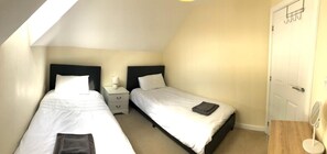 3 makuuhuonetta, silitysrauta/-lauta, Wi-Fi, vuodevaatteet