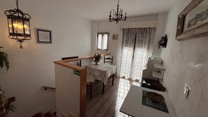 Interior - DOLLY BABY (Alarcón)