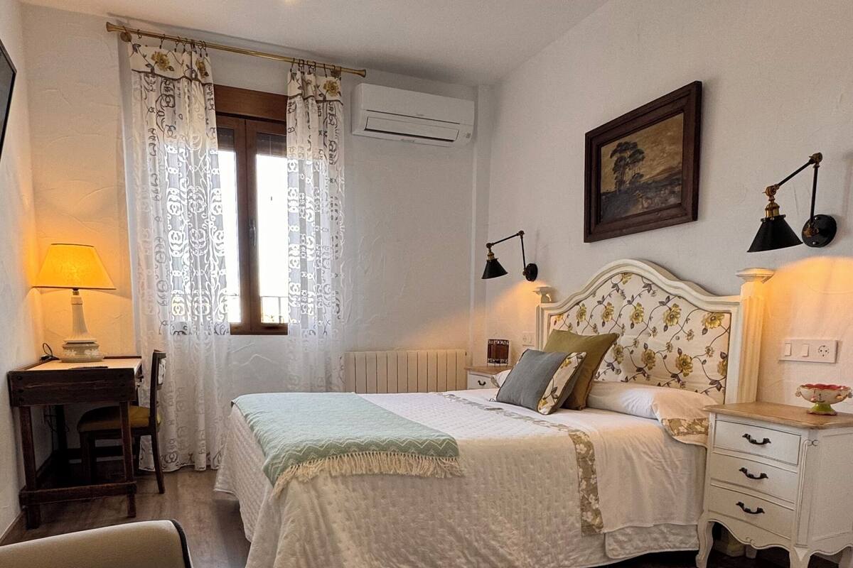 Comfort Double Room, 2 Bedrooms | Desk, laptop workspace, WiFi (free), individually decorated