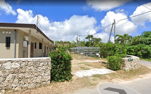 One minute to the ocean on the west coast of Ishigaki Island, a spectacular sunset spot! Studio with kitchen RoomD