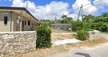 One minute to the ocean on the west coast of Ishigaki Island, a spectacular sunset spot! Studio with kitchen RoomD