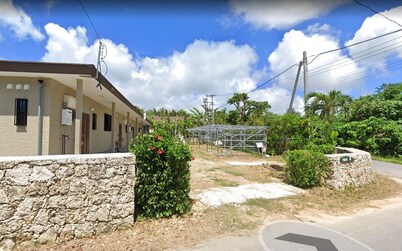 One minute to the ocean on the west coast of Ishigaki Island, a spectacular sunset spot! Studio with kitchen RoomD