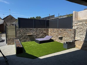 المنطقة المحيطة بالمنشأة