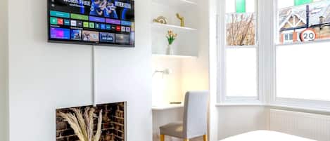 3 chambres, fer et planche à repasser, Wi-Fi, draps fournis