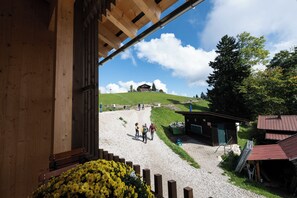 Property grounds - Time out with a mountain panorama Berggasthof Eckbauer Bergnest Blau (Garmisch-Partenkirchen)