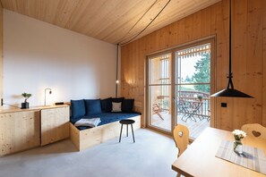 Living area - Time out with a mountain panorama Berggasthof Eckbauer Bergnest Blau (Garmisch-Partenkirchen)