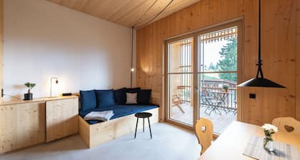 Time out with a mountain panorama Berggasthof Eckbauer Bergnest Blau