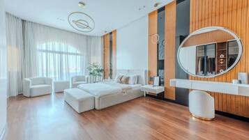 Silitysrauta/-lauta, Wi-Fi, vuodevaatteet