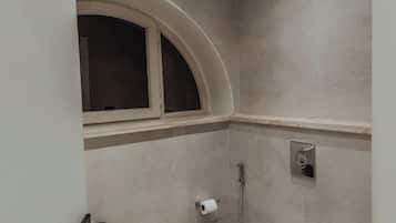 Dusche, Bidet, Seife