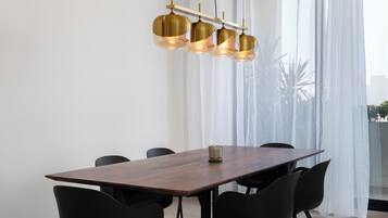 Apartament, vistes a la ciutat | Servei de restauració