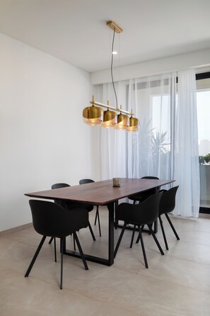 Apartament, vistes a la ciutat | Servei de restauració