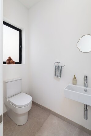 Apartment, City View | Bathroom - Stylish 1BR APT with Terrace (Marsaskala)