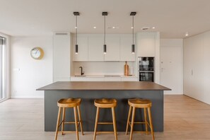 Private kitchen - LUXURY APARTMENT IN THE CENTER OF PAMPLONA, 100 METERS FROM THE BULLRING (Pamplona)