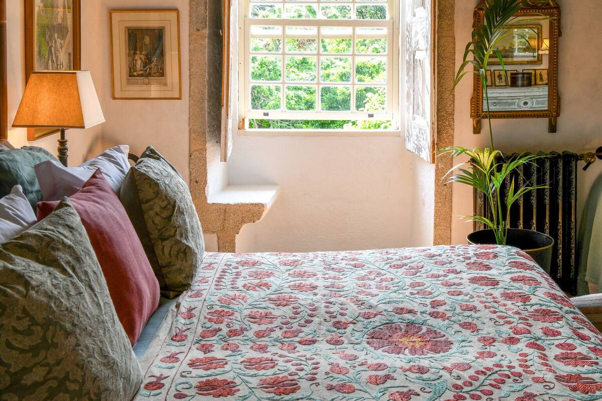 Suite, Garden View | Premium bedding, WiFi (free), individually decorated