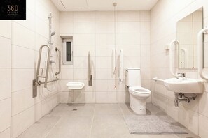 Hair dryer, towels - A lovely vacation 5BR/5BATH home with WIFI & AC (L-Imsida)