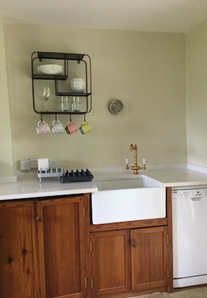 Interior - The Nest – Farmhouse Retreat on Mangerton Mountain (KY)