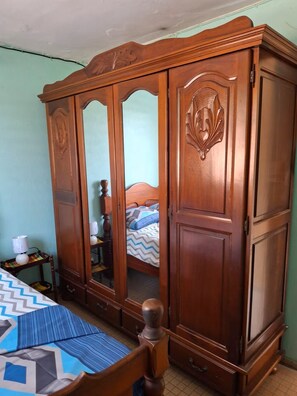 3 bedrooms, iron/ironing board, WiFi, bed sheets - Chez Mamie - Modern 3-bedroom Creole house in Le Moule (Le Moule)
