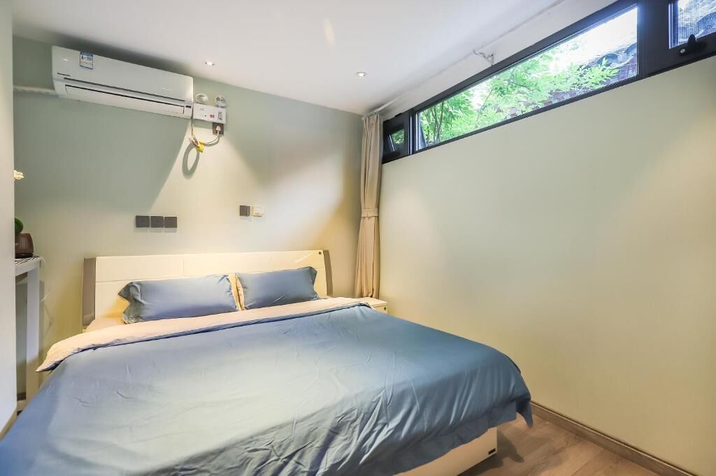 Classic Double Room, 1 Queen Bed, Private Bathroom, Courtyard View | Desk, laptop workspace, free WiFi