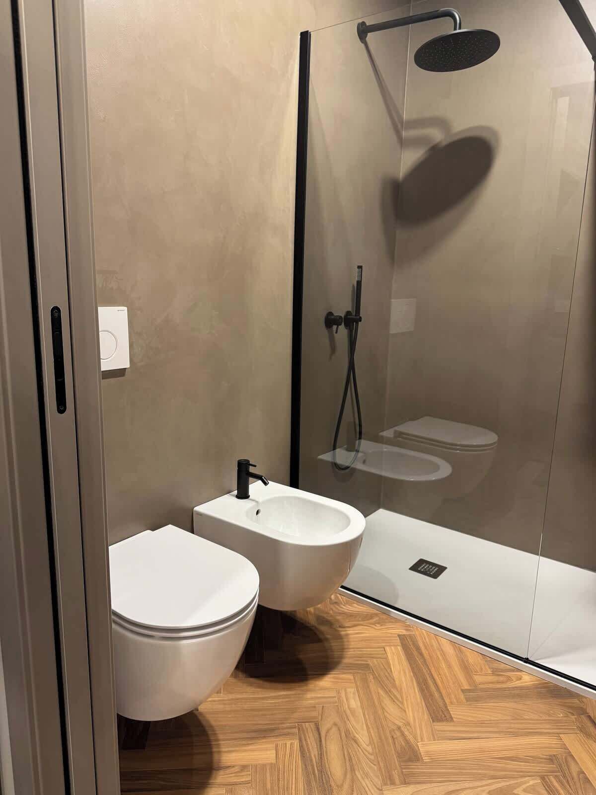 Douche, sèche-cheveux