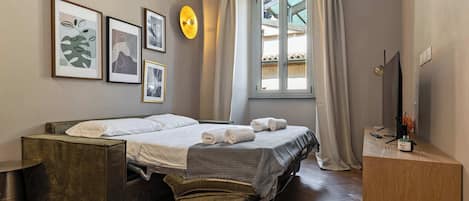 1 bedroom, iron/ironing board, travel cot, WiFi