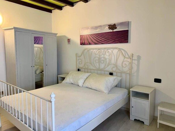 1 bedroom, iron/ironing board, travel crib, bed sheets - Dimora Pignolo - Immobili e Soluzioni Rent (Bergamo)