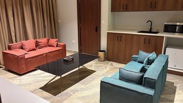 Signature Room, Courtyard View | Living area | Printers