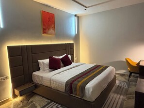 In-room safe, desk, laptop workspace, free WiFi - Raynez Resort (Abuja)