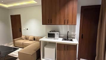 Luxury Room, Courtyard View | Interior
