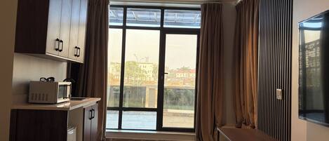 Chambre Supérieure, vue cour intérieure | Intérieur